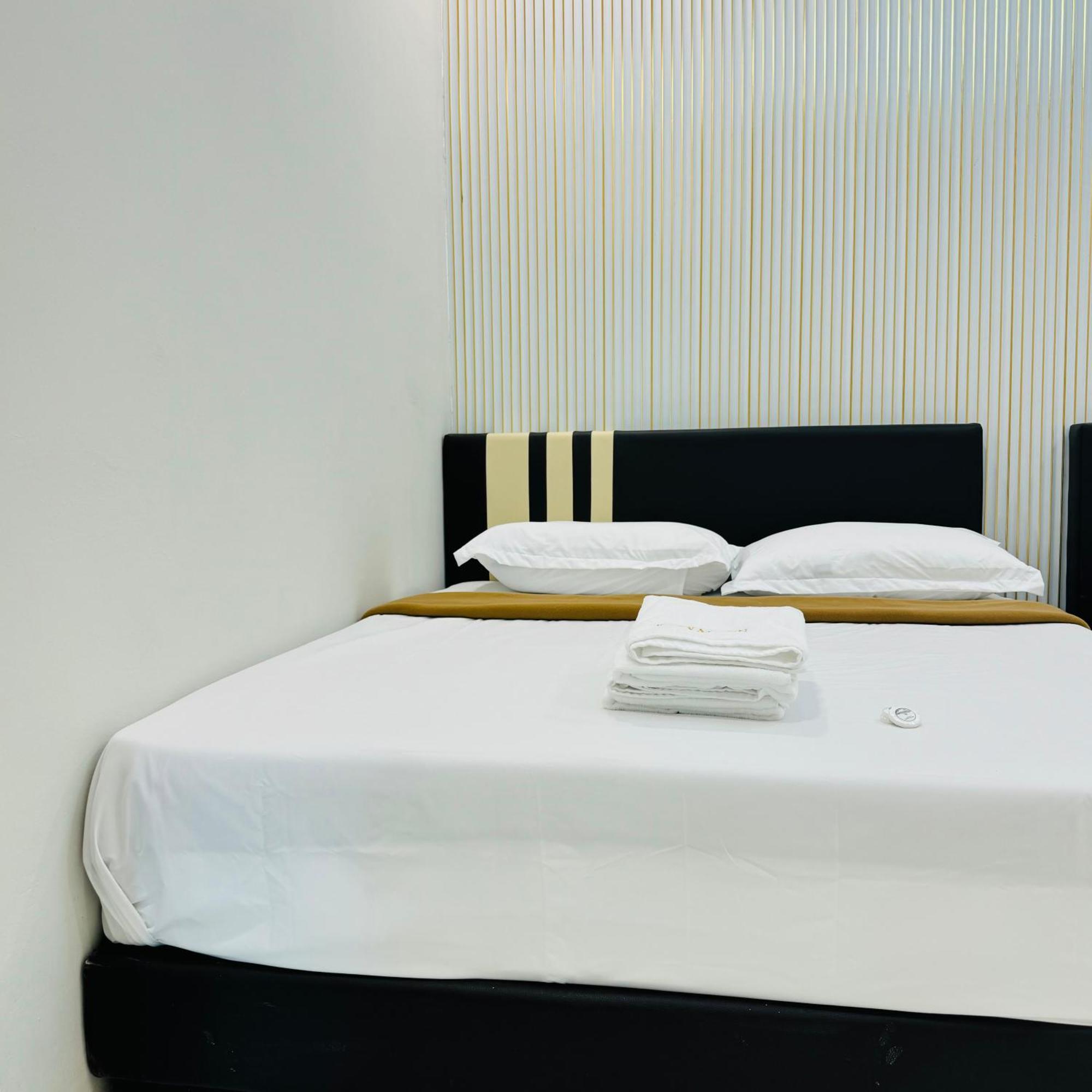 Rayyaz Inn Kuala Terengganu Ngoại thất bức ảnh